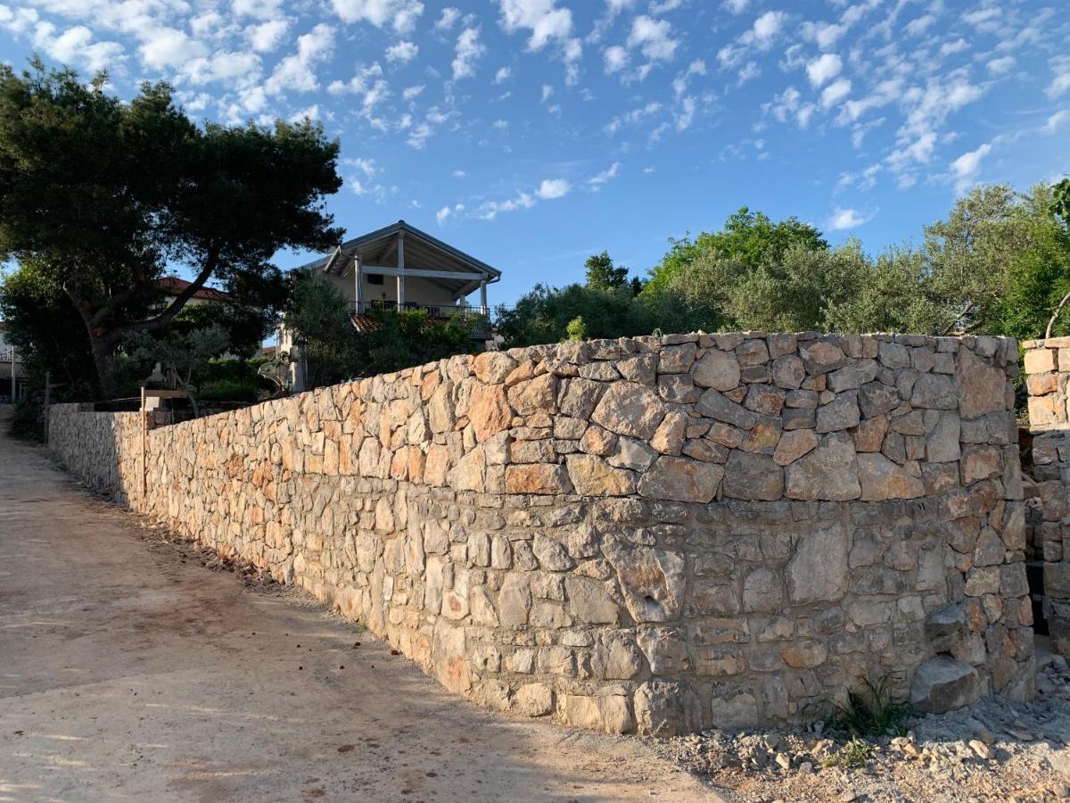 Lili Apartments, Sv Dunata 18 Kornić Exteriör bild