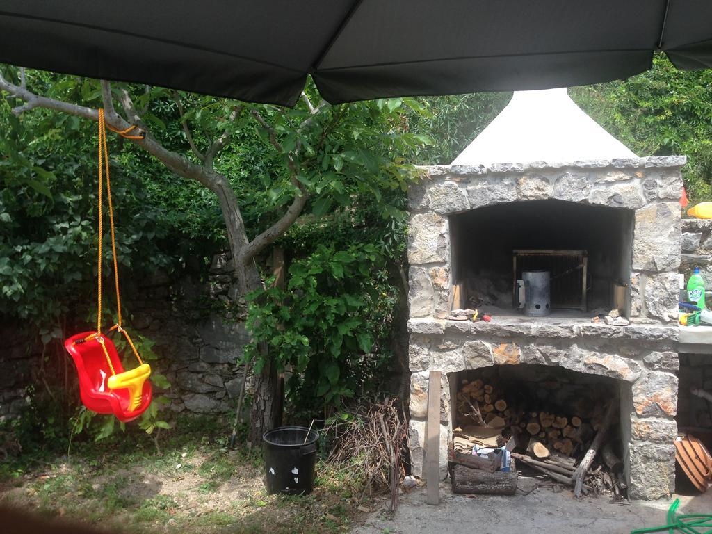Lili Apartments, Sv Dunata 18 Kornić Exteriör bild