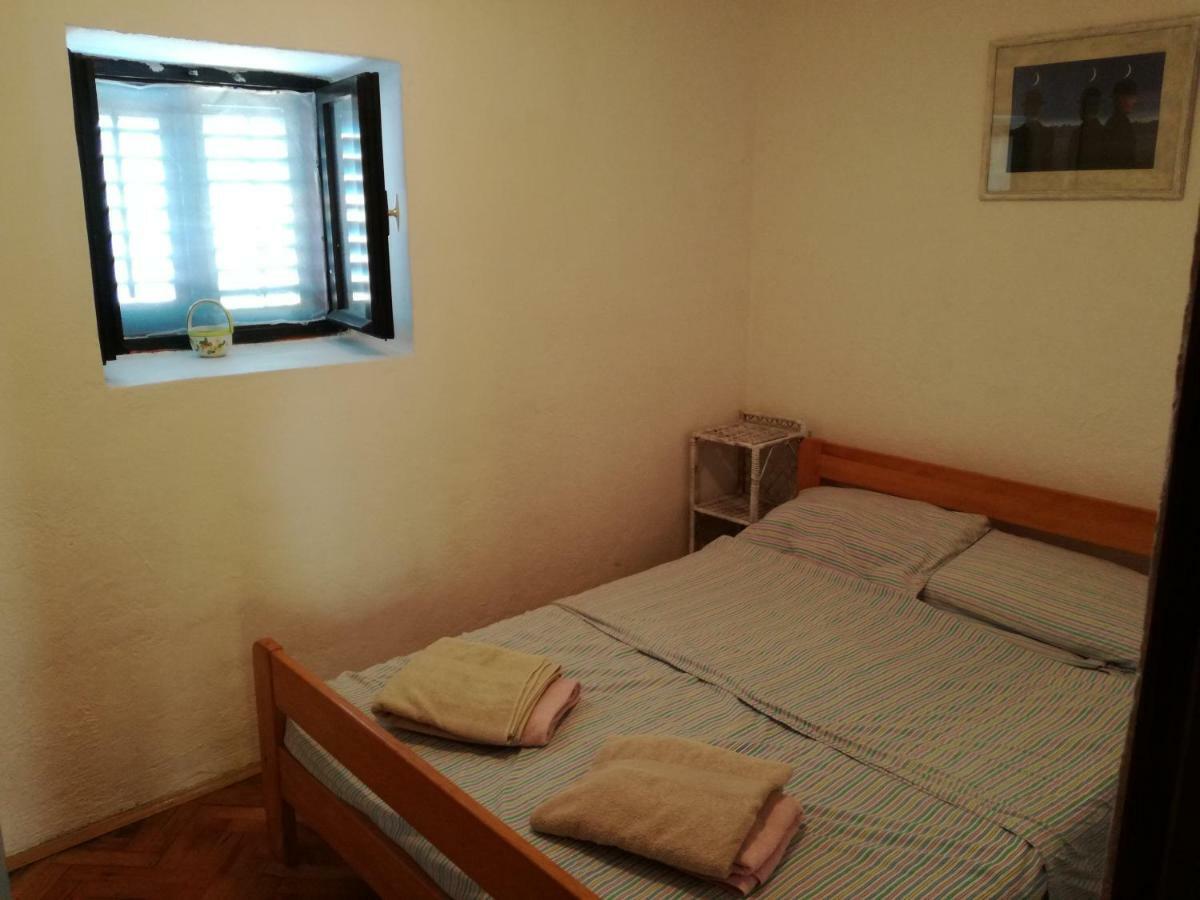 Lili Apartments, Sv Dunata 18 Kornić Exteriör bild