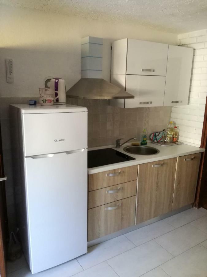 Lili Apartments, Sv Dunata 18 Kornić Exteriör bild
